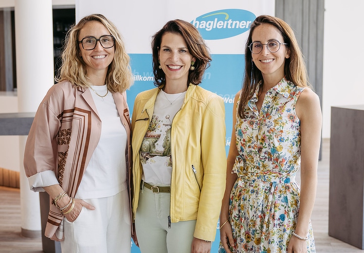 Karoline Edtstadler packte bei Hagleitner mit an