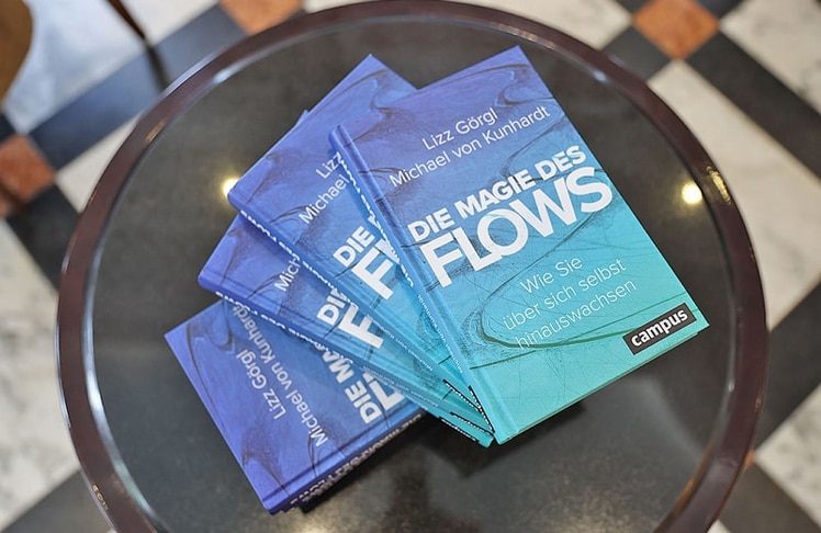 Lizz Görgls Buch "Die Magie des Flows" kann bei Thalia und Amazon bestellt werden.