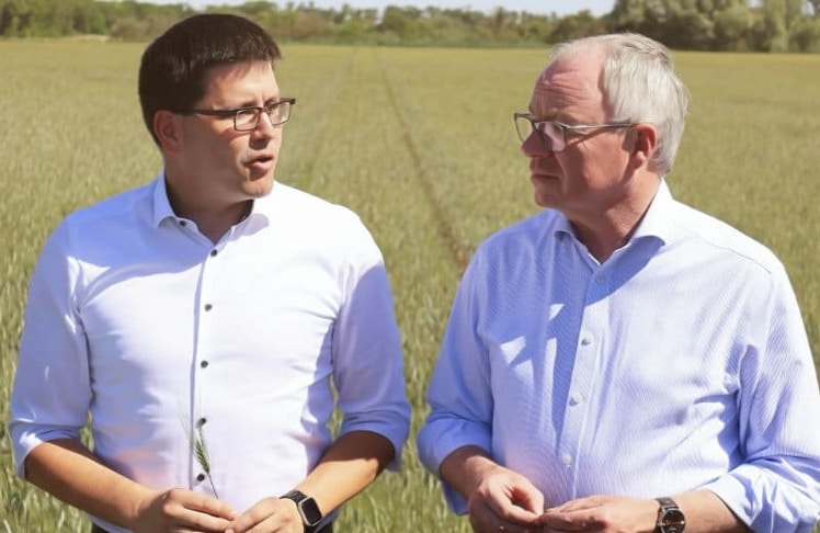 Lorenz Mayr, Vizepräsident der Landwirtschaftskammer Niederösterreich, (links) und Niederösterreichs Landeshauptfrau-Stellvertreter Stephan Pernkopf.