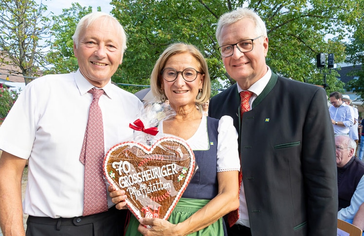 V.l.n.r.: Wolfgang Breyer (Obmann Weinbauverein), Landeshauptfrau Johanna Mikl-Leitner und der Pfaffstättner Bürgermeister Christoph Kainz.