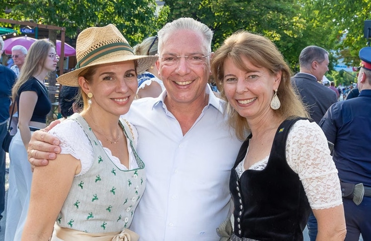 V.l.n.r.: Carmen Jeitler-Cincelli (Bürgermeisterin Baden), Paul Leitenmüller (CEO Opinion Leaders Network) und Verena Sonnleitner (NÖ Landesamtsdirektor-Stellvertreterin)