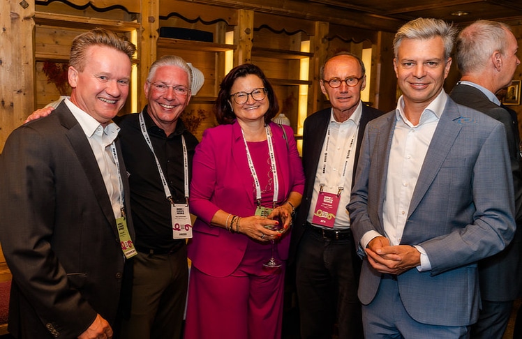 V.l.n.r.: Georg Knill (Präsident Industriellenvereinigung), Paul Leitenmüller (CEO Opinion Leaders Network), Beatrix Praeceptor (CEO Greiner Packaging International), Othmar Karas (Präsident European Forum Alpbach) und Thomas Arnoldner (Deputy CEO A1 Group).