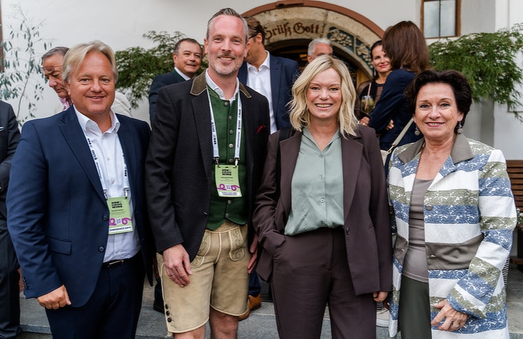 V.l.n.r.: Harald Kräuter (Direktor für Technik und Digitalisierung, ORF), Hartwig Hufnagl (Vorstandsdirektor, ASFINAG), Corinna Milborn (Informationsdirektorin, ProSiebenSat.1 Puls 4) und Margarete Kriz-Zwittkovits (Präsidentin, Wirtschaftskammer Wien).