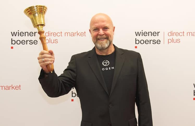 Biogena-Gründer und CEO Albert Schmidbauer läutete den Handelsbeginn mit der Börsenglocke ein. © APA-Fotoservice/Arman Rastegar