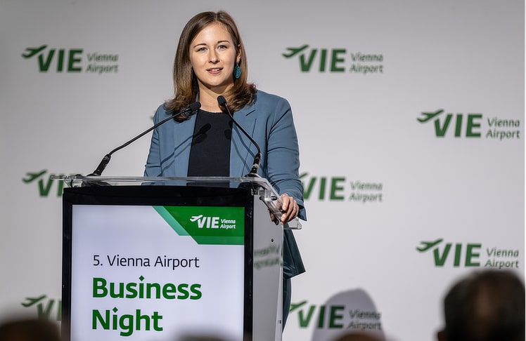 Europaministerin Claudia Bauer setzte mit ihrer Keynote zum Thema "Österreichs Impulse für eine wettbewerbsfähige Europäische Union" einen inhaltlichen Höhepunkt © Flughafen Wien