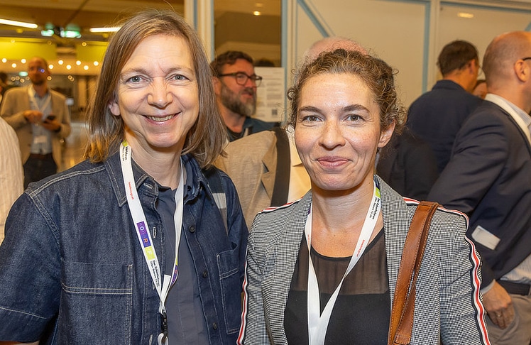 V.l.n.r.: Katharina Schell (stellvertretende APA-Chefredakteurin für Digitalisierung und Innovation) und Maria Scholl (Vorsitzende der APA-Geschäftsführung und Chefredakteurin).