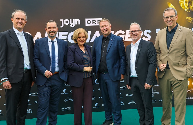 V.l.n.r.: Bernhard Albrecht (Co-CEO ProSiebenSat.1 Puls 4), Clemens Pig (designierter ORF-Generaldirektor), Ingrid Thurnher (ORF-Generaldirektorin), Andreas Babler (Vizekanzler und Medienminister), Peter Strutz (Commercial Director Seven.One Austria) und Thomas Gruber (Co-CEO ProSiebenSat.1 Puls 4).
