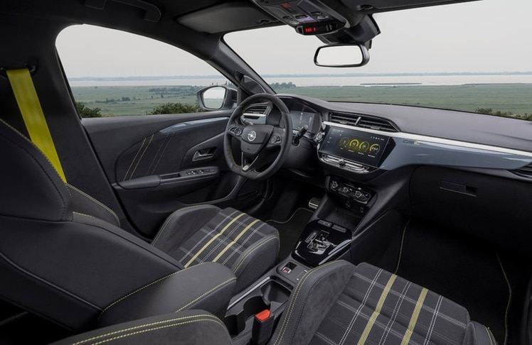 Auch im Innenraum geht es sportlich zu. © Opel Automobile GmbH