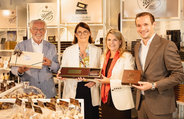 V.l.n.r.: Josef und Susanne Zauner (Senior-Chefs) mit Verena und Philipp Zauner