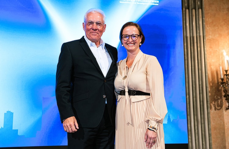 Nach 14 Jahren als Obmann der Fachgruppe der Immobilien- und Vermögenstreuhänder in der Wirtschaftskammer Wien (WKW) übergibt Michael Pisecky den Staffelstab an Nicole Fürntrath.