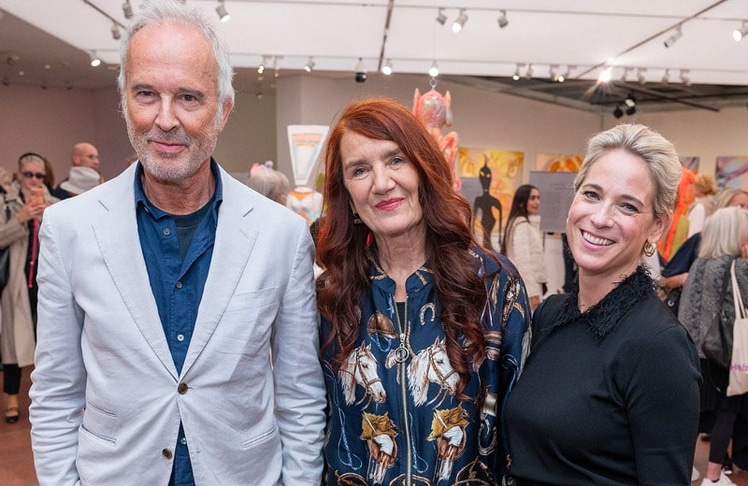 V.l.n.r.: Erwin Wurm, Universalkünstlerin Elisabeth von Samsonow und Verena Kaspar-Eisert, Direktorin der Heidi Horten Collection, bei der Eröffnung der Werkschau. © Andreas Tischler