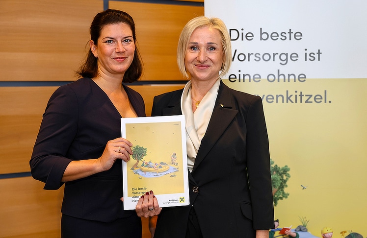 Christiane Flehberger, Vorstandsdirektorin Privatkunden & KMU, Raiffeisenlandesbank NÖ-Wien (links) und Marion Weinberger-Fritz, Geschäftsführerin Raiffeisen Vorsorge Wohnung GmbH © LEADERSNET/G. Langegger