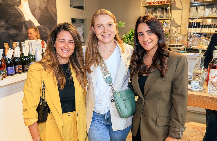 V.l.n.r.: Melanie Hacker-Halmetschlager (Geschäftsführerin, Stutzig & Hacker), Julia Kolarik (Geschäftsführerin, JuNi Immobilien) und Cynthia Billisich (Prokuristin, eugen!).