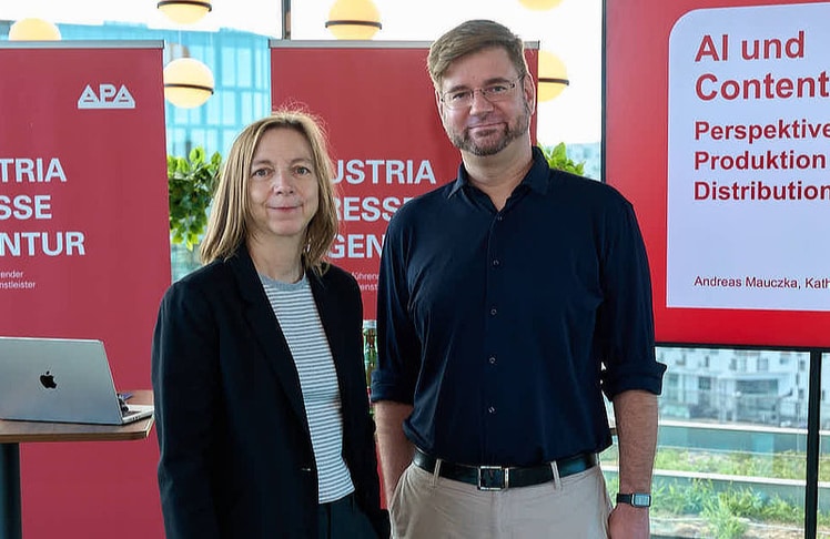 Katharina Schell (stellvertretende Chefredakteurin der APA) und Andreas Mauczka (Chief Digital Officer der APA-Gruppe).