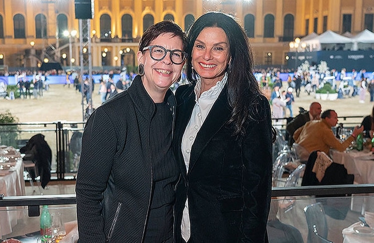 Christine Marek und Sonja Klima (r.)