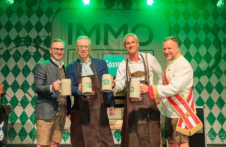 V.l.n.r.: Roland Schmid (CEO IMMOunited), Peter Stöger (Ex-Fußballprofi und TV-Experte), Michael Konsel (Ex-Fußballprofi) und Johann Pittermann (Geschäftsführer Wiener Kaiser Wiesn)