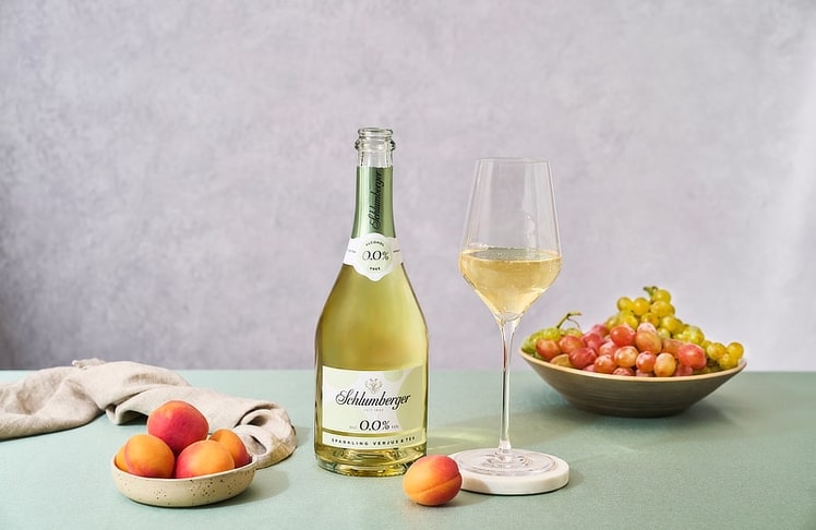 Schlumberger geht neue Wege: Sparkling Verjus & Tea 0,0 % als eigenständige alkoholfreie Premiumalternative.