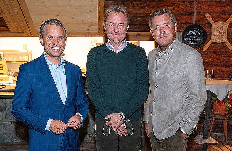 V.l.n.r.: Wolfgang Hattmannsdorfer (Bundesminister für Wirtschaft, Energie und Tourismus), Gerald Gerstbauer (CEO, Gerstbauer Strategic International) und Peter Hanke (Bundesminister für Innovation, Mobilität und Infrastruktur).