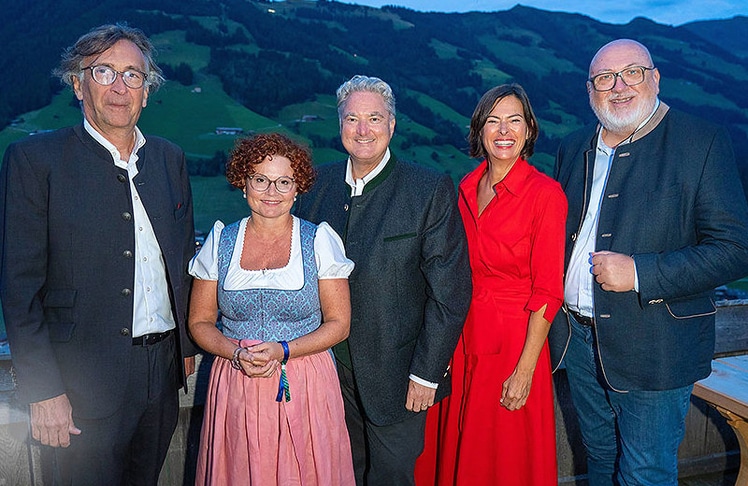 V.l.n.r.: Johann Schachner (CEO, Atos Österreich), Elisabeth Zehetner (Staatssekretärin für Energie, Startups und Tourismus), Erwin van Lambaart (Generaldirektor, Casinos Austria), Silvia Angelo (Vorstandsdirektorin für Finanzen, Markt und Services, ÖBB-Infrastruktur AG) und Andreas Matthä (Vorstandsvorsitzender, ÖBB-Holding AG).