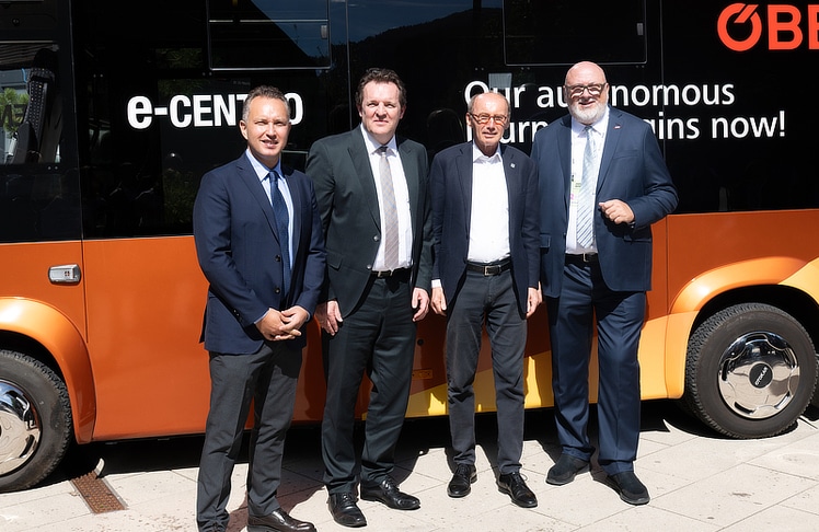 V.l.n.r.: Berkan Saglam (Otokar), LR René Zumtobel, Präsident EFA Othmar Karas und ÖBB CEO Andreas Matthä © ÖBB/Lichtraum