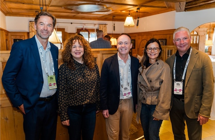V.l.n.r.: Martin Butollo (Commerzbank), Anca Eisner-Schwarz (Crif), Gerald Eder-Schmidinger (Crif), Esther Mitterstieler (ORF Tirol) und Paul Leitenmüller (Opinion Leaders Network)
