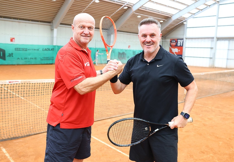 Heute brachte Politik und Wirtschaft auf den Tennisplatz