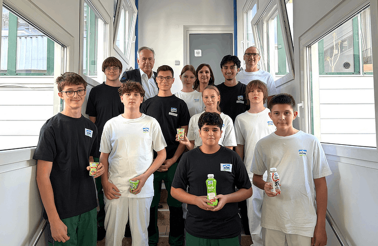 Martina Bailer (Recruiting Produktion/Technik & Lehrlinge) und Lehrlingsbeauftragter Georg Kammerer begleiten die neuen Lehrlinge zudem von Beginn an mit Rat und Tat. Die neuen Mechatroniker sind Konstantinos Platykostas, Furkan Tuluk, Robin Hinum und Sahin Kaya, begleitet von Lehrlingsausbilder Gabriel Habres. Im Bereich Milchtechnologie starten Hannah Wiedner, Luca Hüttner, Lilly Brandt, Samuel Haberl und Fabian Posch ihre Ausbildung.