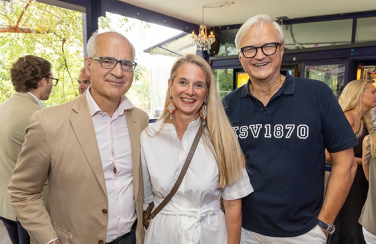 V.l.n.r.: Wolfgang Layr (Volksbank Wien), Gerlinde Layr-Gizycki (Inamera) und Ricardo-José Vybiral (KSV1870).