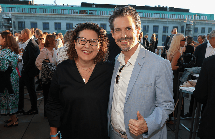 Die Landesvorsitzende von Frau in der Wirtschaft Wien Verena Wiesinger und der Obmann der Fachgruppe Gastronomie in der Wirtschaftskammer Wien Thomas Peschta