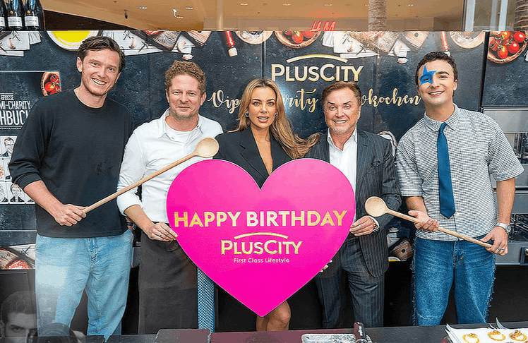 V.l.n.r.: Fußballer Michael Gregoritsch, Koch Martin Klein, Model Nadine Mirada, PlusCity-Eigentümer Ernst Kirchmayr und Musiker Cosmo