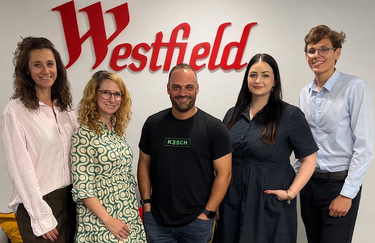 V.l.n.r: Mirela Petrovic (Marketing Managerin, Westfield Donau Zentrum), Sabine Leuthner (Deputy General Managerin, Westfield Shopping City Süd), Lukas Schütz (Founder & CEO, Kesch Event & Promotion), Daniela Hardzina (Marketing Managerin, Westfield Shopping City Süd) und Tobias Memminger (Deputy General Manager, Westfield Donau Zentrum).