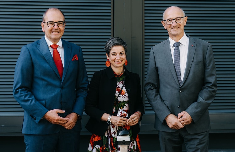 V.l.n.r.: TIWAG-Vorstandsdirektor Alexander Speckle, TIWAG-Aufsichtsrätin Michaela Hysek-Unterweger und Landeshauptmann Anton Mattle © TIWAG/Silvia Steiner