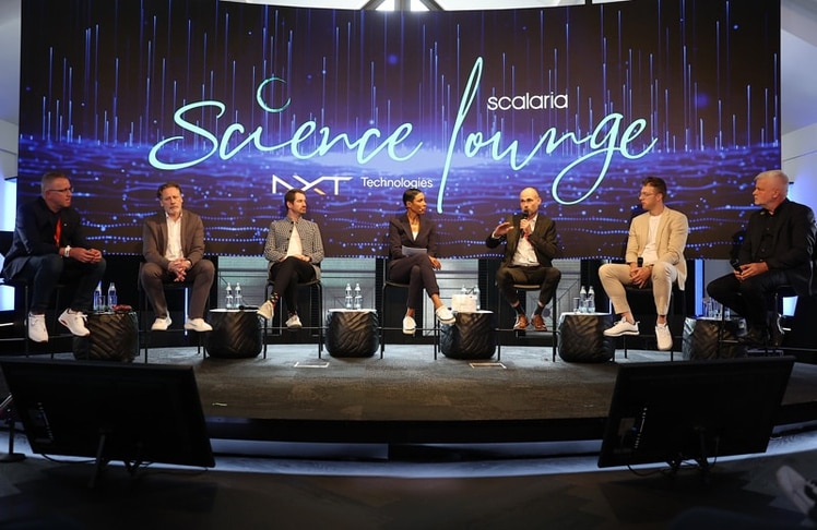 V.l.n.r.: Robert Machtlinger (FACC), Johannes Plaum (Airbus Helicopters), Stefan Brieschenk (Rocket Factory Augsburg), Moderatorin Annabelle Mandeng, Daniel Dollinger (Avilus) sowie Stefan Klein und Anton Zajac (Klein Vision)
