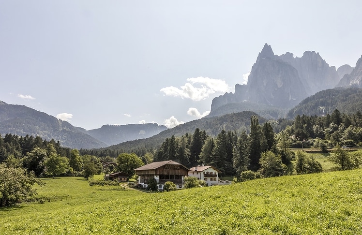 Bergpanorama.
Seit 1850 verbringen
Gäste ihren Urlaub auf
Südtiroler Bauernhöfen