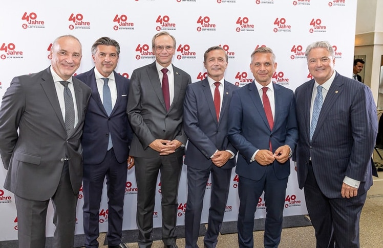 V.l.n.r.: Allwyn-CEO Robert Chvátal, Aufsichtsrats-Vorsitzender Österreichische Lotterien Robert Zadrazil, Vorstandsdirektor Andreas Bierwirth, Vorstandsdirektor Martin Škopek , Wirtschaftsminister Wolfgang Hattmannsdorfer und Generaldirektor Erwin van Lambaart