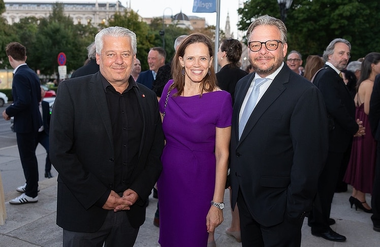 V.l.n.r.: Hans Arsenovic (Wiener Landtagsabgeordneter und Gemeinderat, Die Grünen), Silvia Fleischhacker (Spartengeschäftsführerin Tourismus und Freizeitwirtschaft der Wirtschaftskammer Wien) und Dominic Schmid (Obmann der Sparte Tourismus und Freizeitwirtschaft der Wirtschaftskammer Wien)